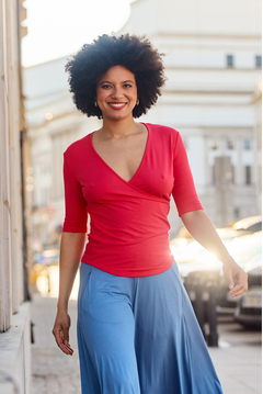 {b}SYLWIA 175 cm
aktorka
bluzka S