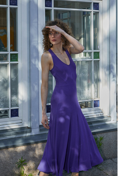 {b}JULIA 170 cm
modelka
sukienka XS