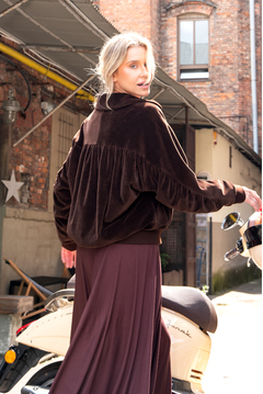 {b}MARZENA 182 cm
szefowa produkcji
kurtka M