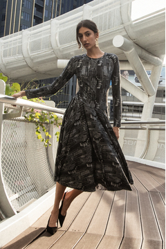 {b}VIVIAN 175 cm
model, artist
dress XS