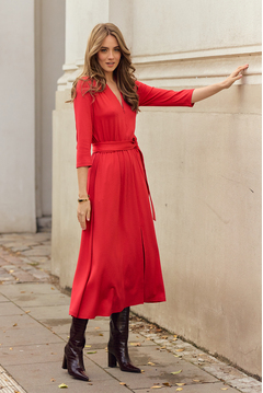 {b}JULIE 176 cm
model, law student
dress XS