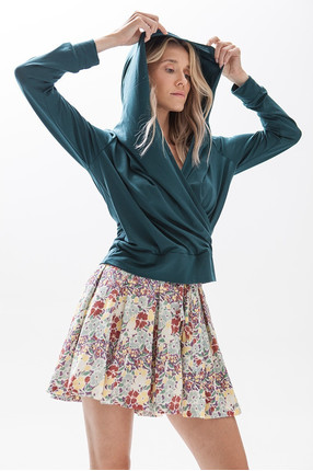 {b}MARZENA 182 cm
fabric & accessories procurement specialist
hoodie XS
shorts XS