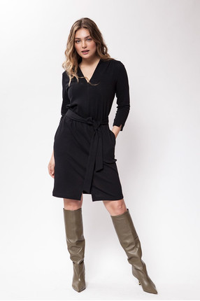 {b}ELLA 173 cm
model
dress M
boots Vanda Novak