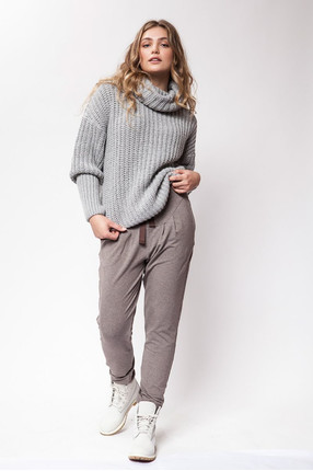 {b}ELLA 173 cm
modelka
spodnie M
sweter S/M