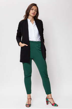 {b}KATE 172 cm
model
pants XS
jacket suit XS
shoes Kafka Concept