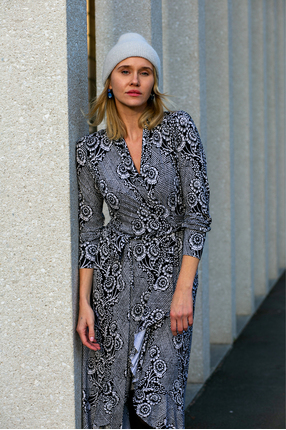 LIKE A LADY print koronkowa robota na czerni